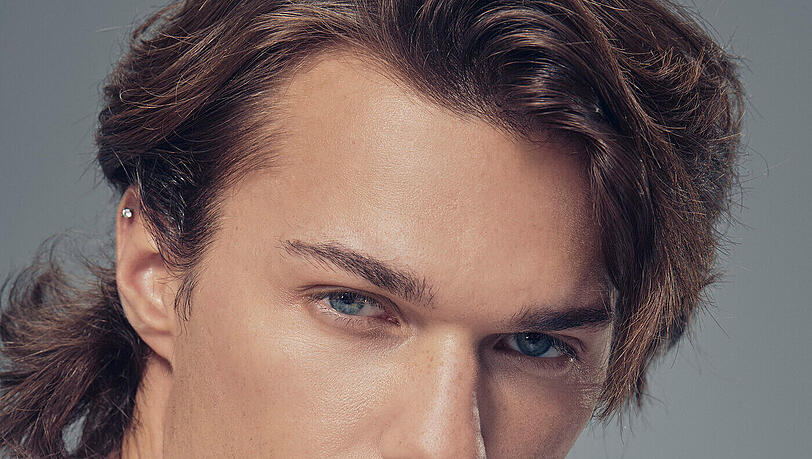 Der 22-jährige Aldin aus München nimmt an "Germany's Next Topmodel" 2024 teil. Der 22-jährige Aldin aus München nimmt an "Germany's Next Topmodel" 2024 teil.