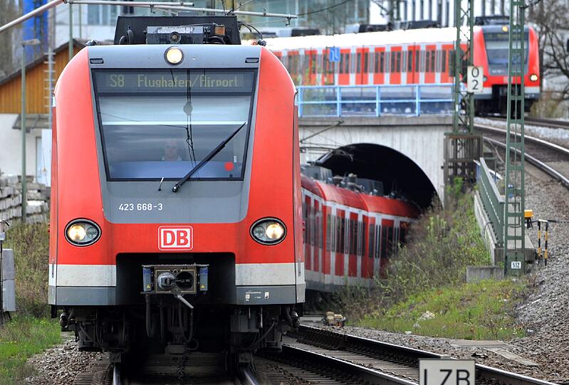 Erlanger Bürger werden Anfang kommenden Jahres über die umstrittene Stadt-Umland-Bahn im Großraum Nürnberg abstimmen.