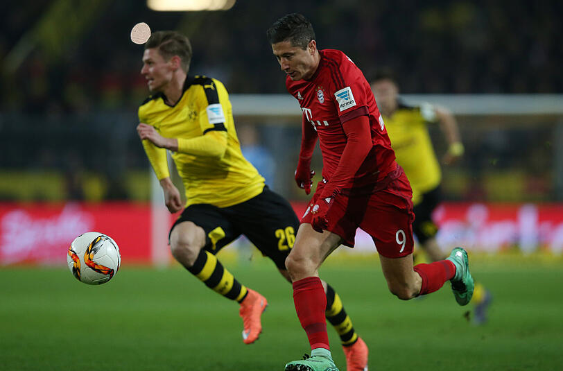 Robert Lewandowski: Note 4. Auf bekanntem Terrain als Fighter im Zentrum mit dem Rücken zum Tor. &bdquo;Mr Body&ldquo; war gefragt, um Bälle im Aufbauspiel zu behaupten. Ein sehr physisches Spiel gegen Hummels oder Bender. Konnte sich nur sehr schwer lösen und mal auf die Flügel entwischen. Kam nicht in den Torabschluss.