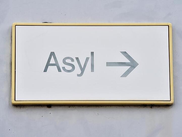 In Deutschland gehen die Zahlen zurück - europaweit gab es zuletzt hingegen einen Zuwachs bei Asylanträgen.