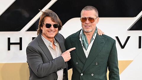 Brad Pitt (r.) und Tom Cruise bei der Europapremiere von "F1" in London.