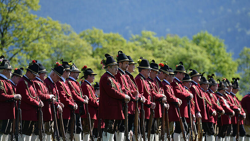 Die Bilder vom Patronatstag der bayerischen Gebirgsschützen in Garmisch-Partenkirchen. Die Bilder vom Patronatstag der bayerischen Gebirgsschützen in Garmisch-Partenkirchen.