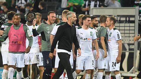Dortmund-Trainer Marco Rose (M) ging bei seiner Rückkehr nach Mönchengladbach als Verlierer vom Platz.