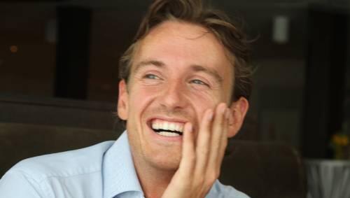 Am Samstag dirigiert Alexander Shelley ab 20 Uhr zum zweiten Mal sein zukünftiges Orchester, die Nürnberger Symphoniker - vor erwarteten 40000 Gästen im Luitpoldhain. Am Samstag dirigiert Alexander Shelley ab 20 Uhr zum zweiten Mal sein zukünftiges Orchester, die Nürnberger Symphoniker - vor erwarteten 40000 Gästen im Luitpoldhain.