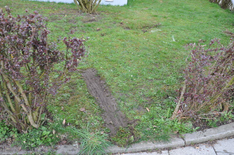 Die beiden Unfallwagen wurden so stark beschädigt, dass sie abgeschleppt werden mussten.