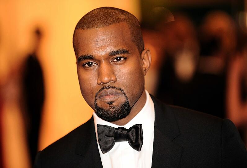 Sänger, Schauspieler, Designer, Stars und Sternchen kamen zur Eröffnung der Ausstellung "Schiaparelli and Prada: Impossible Conversations". Im Bild: Rapper Kanye West.