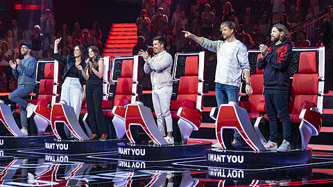 Mark Forster (v.l.), Stefanie Kloß, Yvonne Catterfeld, Nico Santos, Samu Haber und Rea Garvey suchen 2020 "The Voice of Germany".