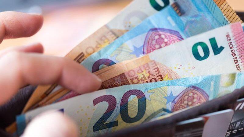 Wegen Warnstreiks könnten Banken und Geschäfte vielerorts ohne frisches Bargeld bleiben.