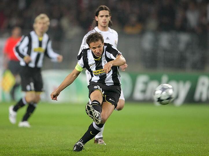 Perfekte Schusshaltung: Wundert sich jetzt noch jemand, dass Alessandro Del Piero am Samstag schon sein 250. Tor für Juve erzielte?