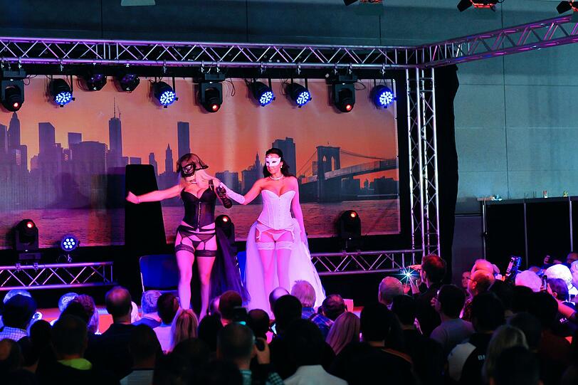 "Eros und Amore": Die heißen Bilder von der Erotikmesse in der Olympiahalle!