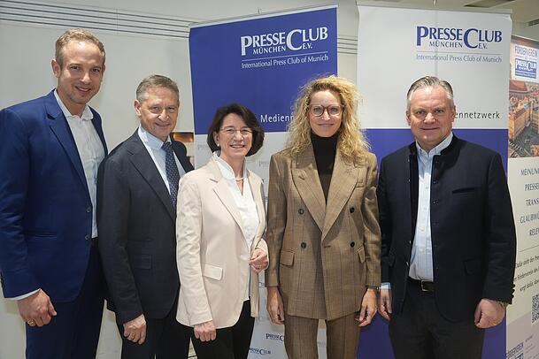 Stellten die Ergebnisse im Presseclub vor: Johannes Berentzen (BBE/v.l.), Wolfgang Puff  vom Handelsverband Bayern, Michaela Pichlbauer (G&uuml;nther Rid Stiftung), Unternehmerin Nina Hugendubel, Wirtschaftsreferent Christian Scharpf.