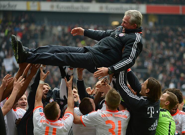 Hoffentlich werfen sie Jupp Heynckes nicht das letzte mal in die Luft!
