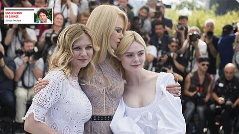Die Schauspielerinnen Kirsten Dunst (l.), Nicole Kidman und Elle Fanning in Cannes beim Fototermin für den Film &bdquo;Die Verführten&ldquo; ("The Beguiled").
