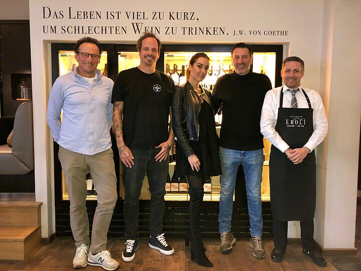 Großer Wechsel: Ugo Crocamo, Melli Fischer, Vorgänger Philipp Jüngling (2. v. l.) mit Peter Hinderer (l.). Betriebsleiter wird Andrea Pagano (r.).