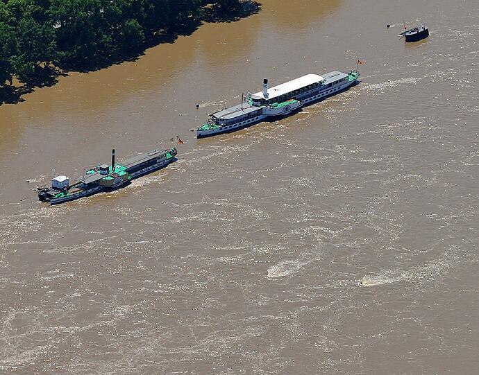 Die Jahrhundert-Flut: Die bewegenden Hochwasser-Bilder.