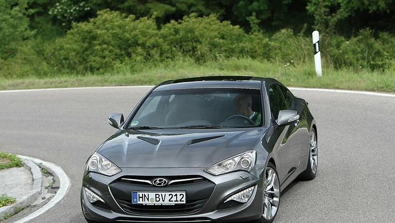 Ein echter Sportler auf dem Weg ins Vergessen: Der Hyundai Genesis wird ab nächsten Jahr nicht mehr angeboten. Ein echter Sportler auf dem Weg ins Vergessen: Der Hyundai Genesis wird ab nächsten Jahr nicht mehr angeboten.