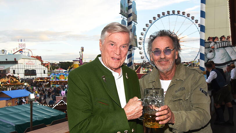 "Wir sind inzwischen befreundet": Hugo Egon Balder mit seinem Kollegen Jochen Busse auf dem Paulaner-Balkon
