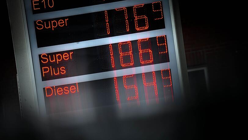 Ein Liter Super für 1,77 Euro - ziemlich teuer. Anderswo war das günstiger zu haben. (Archivbild)