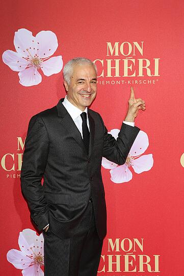 Ferrero-Chef Carlo Vassallo ist auch da. Charity-Gala "Mon Chéri Barbara-Tag" im Schloss Nymphenburg.