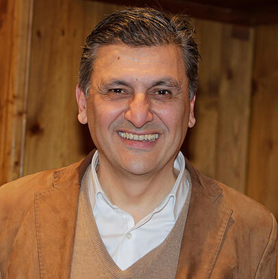 Mahmut Türker ist als Gastarbeiter-Kind nach Deutschland gekommen, jetzt will er für die FDP in den Bundestag. Mahmut Türker ist als Gastarbeiter-Kind nach Deutschland gekommen, jetzt will er für die FDP in den Bundestag.