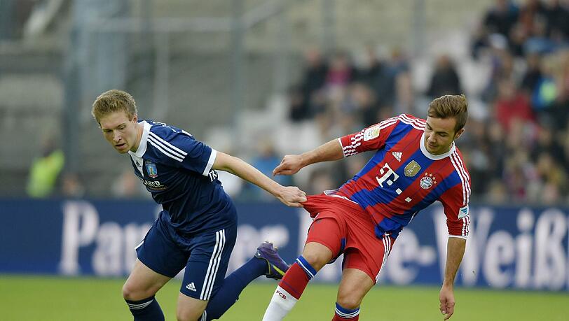 Die Bilder vom Spiel der Bayern gegen die Paulaner Traumelf in Unterhaching Die Bilder vom Spiel der Bayern gegen die Paulaner Traumelf in Unterhaching