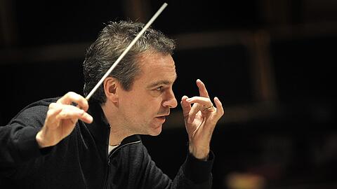 Der Dirigent Jonathan Nott.