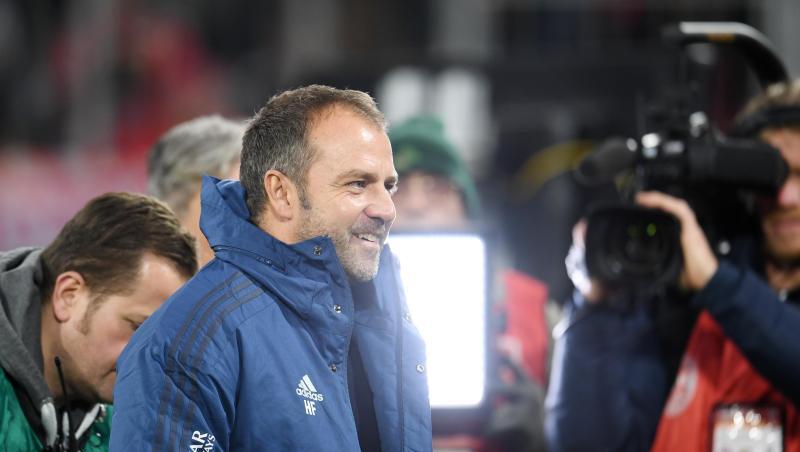 Hansi Flick geht mit seiner Situation als Trainer des FC Bayern München weiter entspannt um. Hansi Flick geht mit seiner Situation als Trainer des FC Bayern München weiter entspannt um.