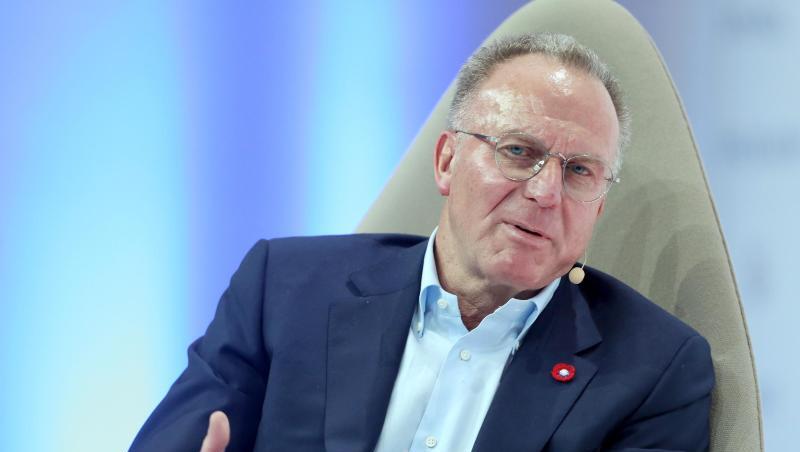 Karl-Heinz Rummenigge, Vorsitzender von Bayern München, beantwortet Fragen eines Moderators. Foto: Roland Weihrauch/Archiv Karl-Heinz Rummenigge, Vorsitzender von Bayern München, beantwortet Fragen eines Moderators. Foto: Roland Weihrauch/Archiv
