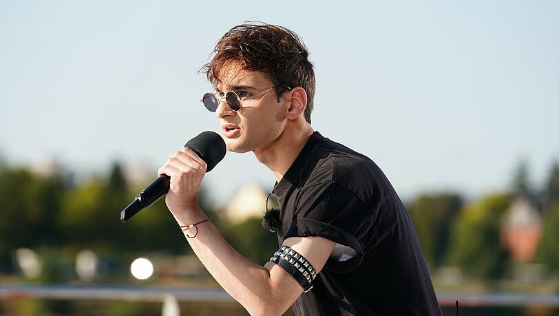 Der Münchner Devin Summer konnte die Jury nicht überzeugen. Vor allem Maite Kelly wütete nach seinem Auftritt gegen den DSDS-Kandidaten. Der Münchner Devin Summer konnte die Jury nicht überzeugen. Vor allem Maite Kelly wütete nach seinem Auftritt gegen den DSDS-Kandidaten.