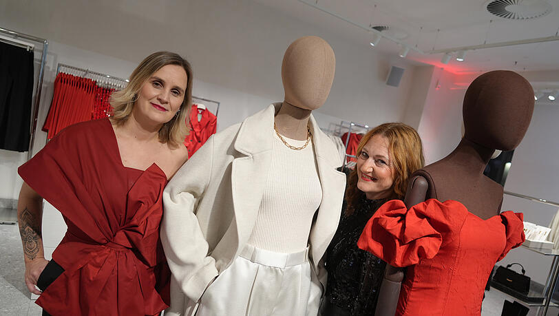 Glücklich bei der Eröffnung: H&M-Storemanagerin Josipa Kasalo (links) und Projektmanagerin Yvonne Theys. Glücklich bei der Eröffnung: H&M-Storemanagerin Josipa Kasalo (links) und Projektmanagerin Yvonne Theys.