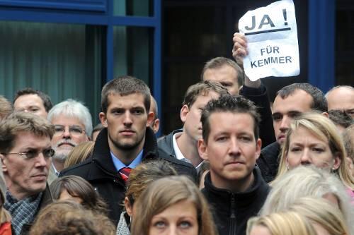 Das waren noch Zeiten: Im Oktober des vergangenen Jahres demonstrierten die Landesbanker für Michael Kemmer. Heute ist das Verhältnis nüchterner geworden.