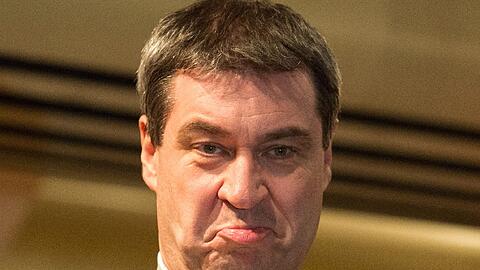Nahm die Kette mit Dankbarkeit entgegen: Markus Söder (CSU).