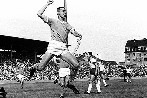 Das Mitglied der Löwen-Meister-Mannschaft von 1966, Timo Konietzka, ist am Montag verstorben. Der Verein trauert: Von Schneider bis Meister-Löwe Bründl - die Stimmen zum Konietzka-Tod.
