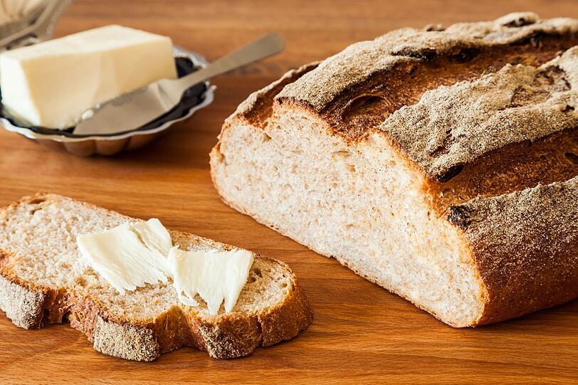Frisch schmeckt es besten? Nicht unbedingt. Manche Brot-Kreationen gelingen erst richtig, wenn diese Zutat von vorgestern ist und mit blo&szlig;en Z&auml;hnen kaum mehr zu bew&auml;ltigen. Also in diesem Fall: Lieber verbraten als wegwerfen!