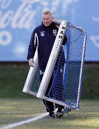 Erster Mannschaftstraining der beiden Neu-Löwen Maximilian Beister und Goran Sukalo, Ex-Präsident Dieter Schneider schaut vorbei  - die besten Bilder vom Dienstag.