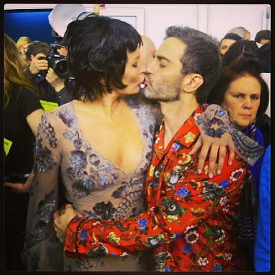 Die haben sich aber lieb: Kate Moss knutscht Designer Marc Jacobs