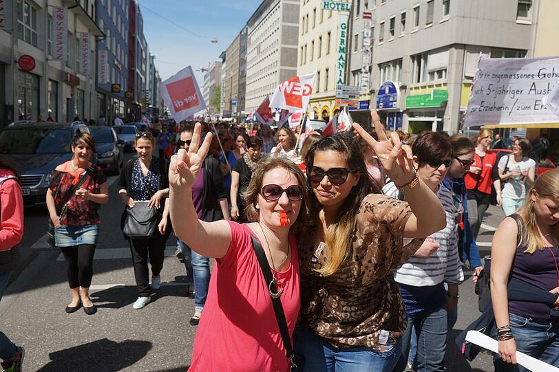 Weitere Bilder der Demonstration der Erzieherinnen und Erzieher am Montag in München