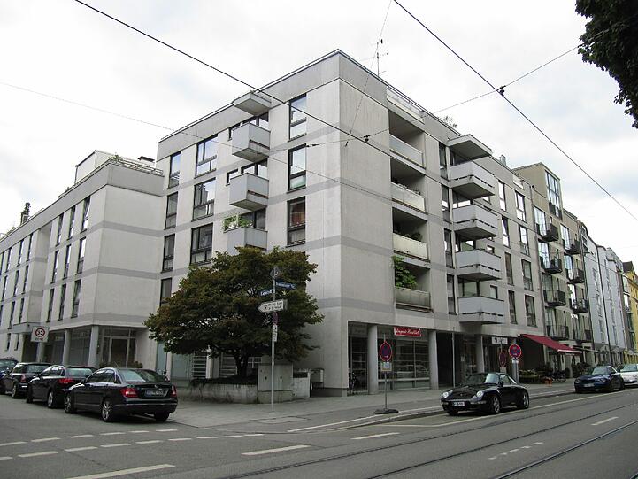 Kein Viertel ohne 70er-Jahre-Bau. Auch so etwas gibt's in Bogenhausen.