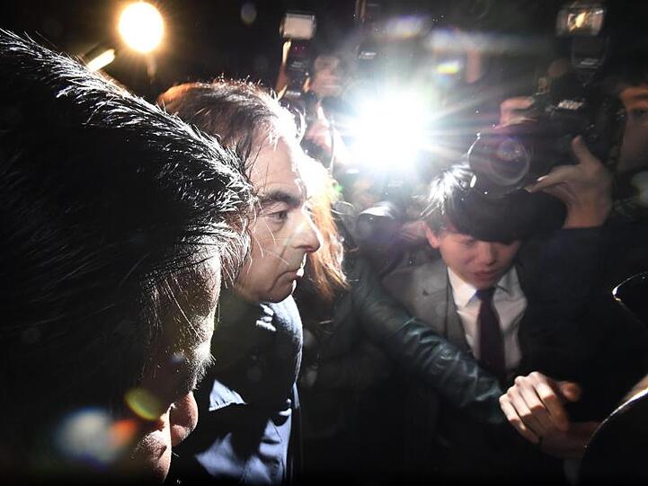 Carlos Ghosn verlässt am Mittwoch das Büro seines Anwalts in Tokio.