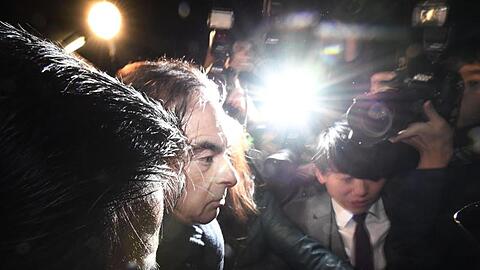 Carlos Ghosn verlässt am Mittwoch das Büro seines Anwalts in Tokio.