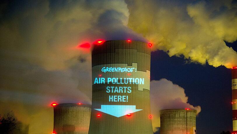 Das größte Braunkohlekraftwerk der Welt: Greenpeace protestiert in Belchatow gegen den Klimaverschmutzer. Das größte Braunkohlekraftwerk der Welt: Greenpeace protestiert in Belchatow gegen den Klimaverschmutzer.
