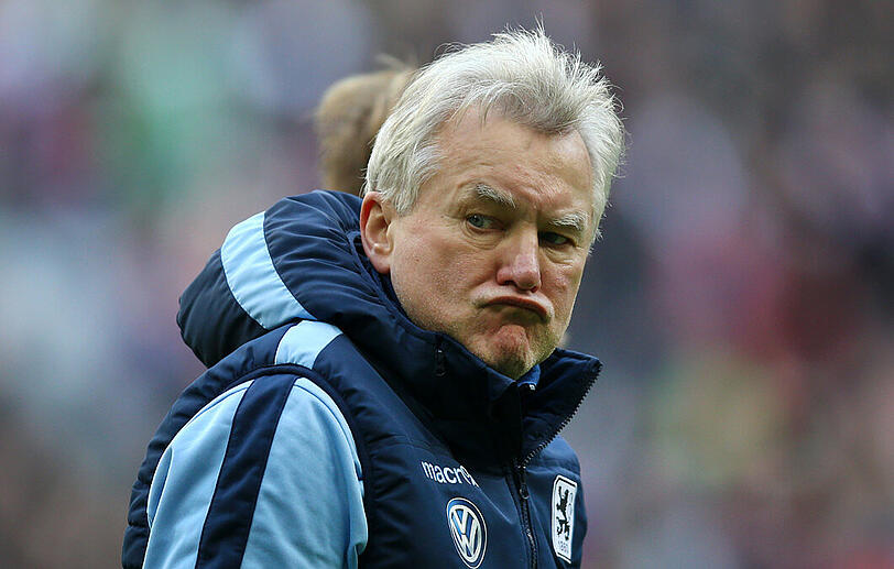 Löwen-Trainer Benno Möhlmann will "einfach punkten" und nicht so sehr auf die Konkurrenz blicken.