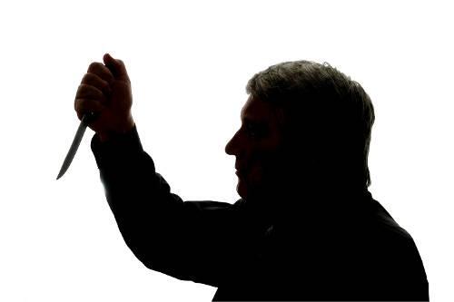 Mit einem Messer bedrohte ein Mann in Metten seine Opfer (Symbolbild)