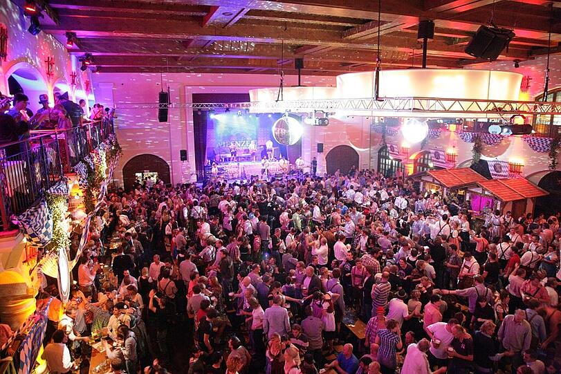 Das "Wiesn-Zelt am Stiglmaierplatz": Die besten Bilder.