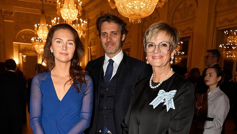 Royale Gäste: Ludwig Prinz von Bayern mit Ehefrau Prinzessin Sophie-Alexandra (li.) sowie Gloria von Thurn und Taxis