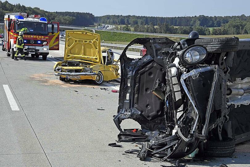 Die A94 gleicht einem Trümmefeld.