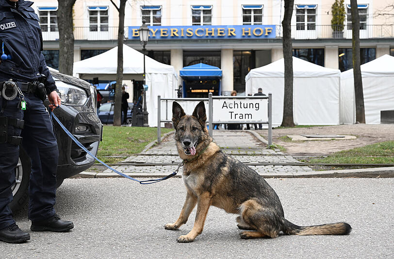 Weitere Bilder vom Siko-Aufbau.