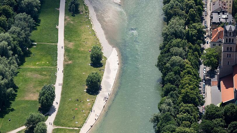 Die Isar fließt durch München.