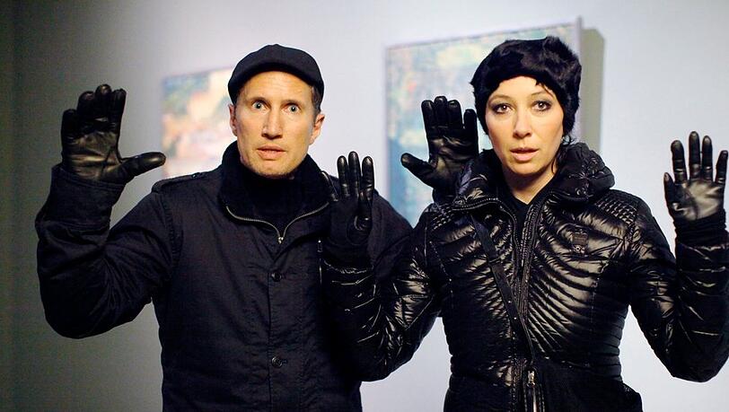 "Alles Schwindel": Leopold (Benno Fürmann, l.) und Isabella (Ursula Strauss) stecken in Schwierigkeiten.