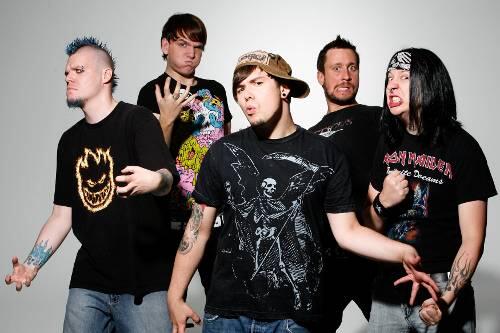 Sie wollen nur deine Seele: Die Metal-Core-Buben von Callejon sind wild, böse und zombiemäßig drauf.